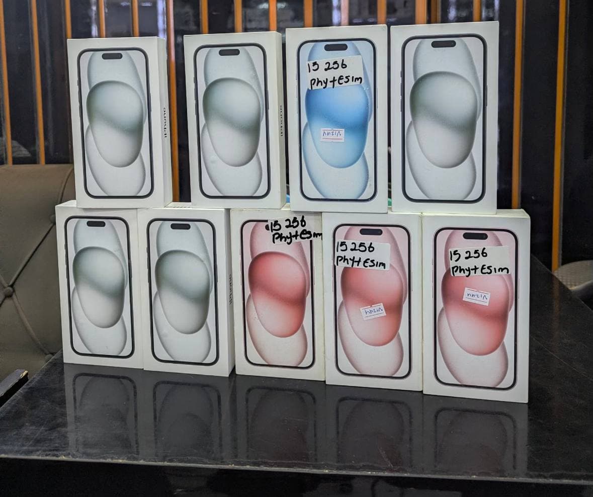 iPhone 15 (256GB) - 2023